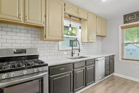230 N Harvey St, Griffith, IN 46319 photo 8