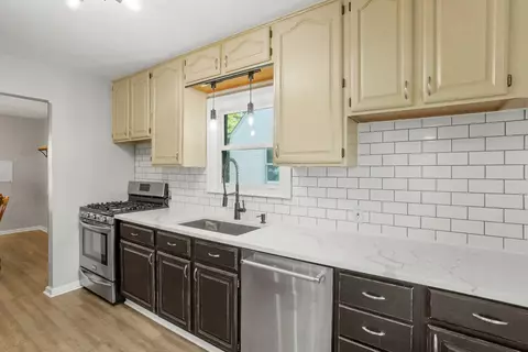 230 N Harvey St, Griffith, IN 46319 photo 9