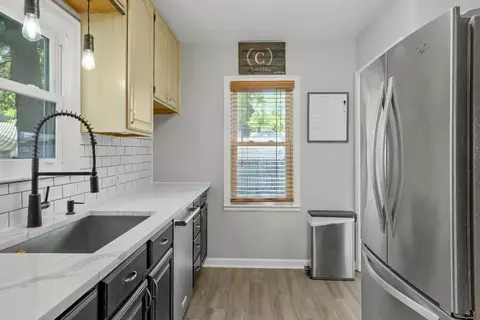 230 N Harvey St, Griffith, IN 46319 photo 10