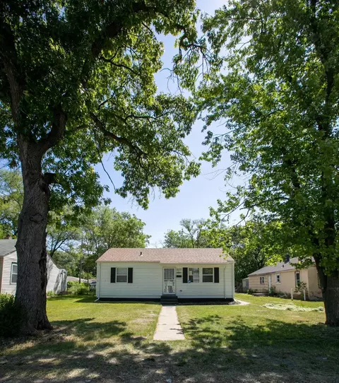 3985 Grant St, Gary, IN 46408 photo 2