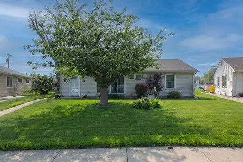 829 E Woodside Dr, Griffith, IN 46319 photo 2