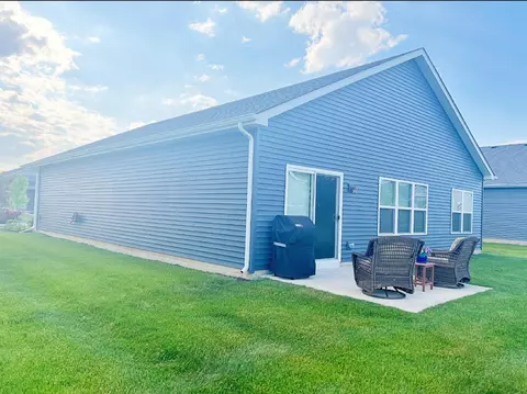 2404 Clear Brook Dr, Valparaiso, IN 46385 photo 5