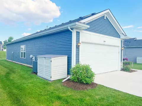 2404 Clear Brook Dr, Valparaiso, IN 46385 photo 3