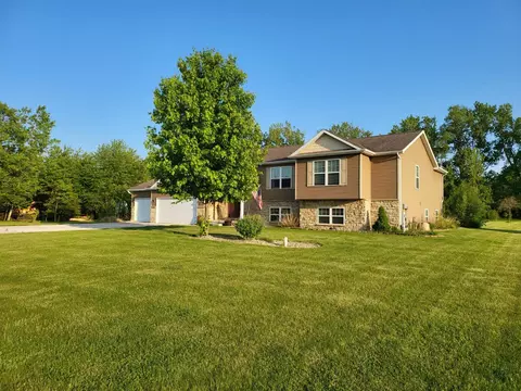 5613 E 1168, De Motte, IN 46310 photo 2