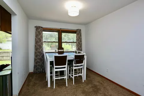 75 Maple Ct, Hebron, IN 46341 photo 4