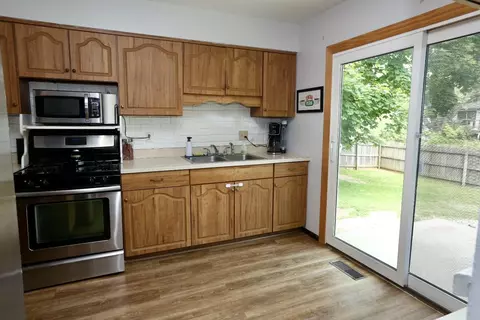 75 Maple Ct, Hebron, IN 46341 photo 5