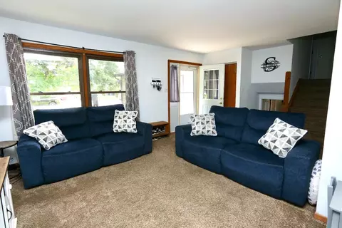 75 Maple Ct, Hebron, IN 46341 photo 3