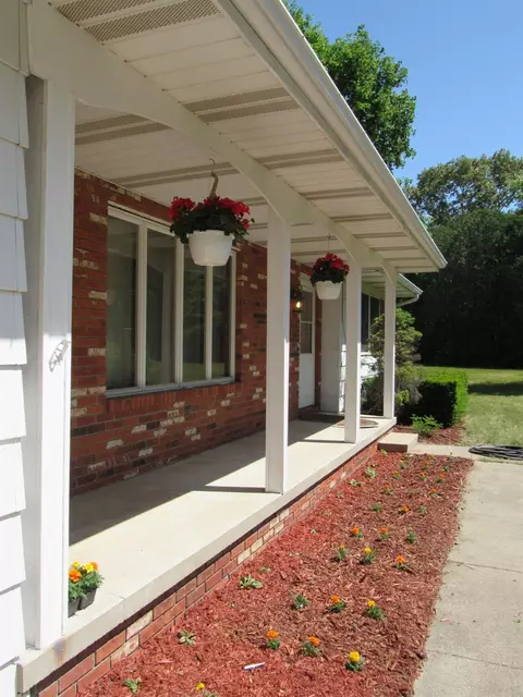 6994 Tranquility Dr, De Motte, IN 46310 photo 5