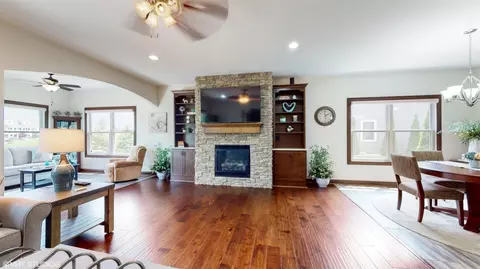 10795 N Walnut Dr, Saint John, IN 46373 photo 7