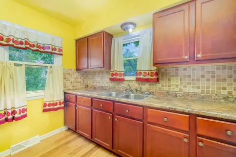 4569 Johnson St, Gary, IN 46408 photo 8