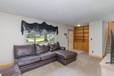 1034 N Wheeler St, Griffith, IN 46319 photo 5