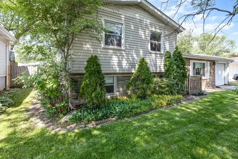 1034 N Wheeler St, Griffith, IN 46319 photo 2