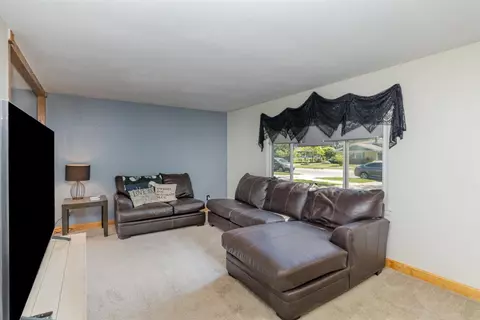 1034 N Wheeler St, Griffith, IN 46319 photo 4