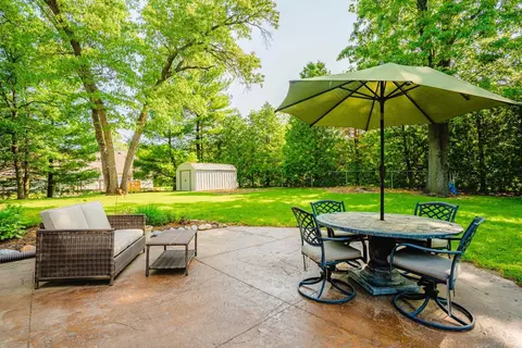 9965 Rustic Dr, De Motte, IN 46310 photo 19