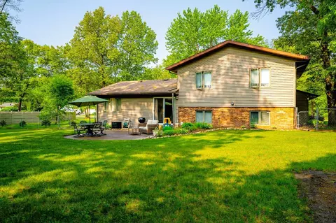 9965 Rustic Dr, De Motte, IN 46310 photo 18