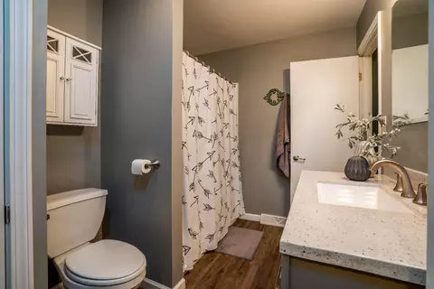 9965 Rustic Dr, De Motte, IN 46310 photo 13