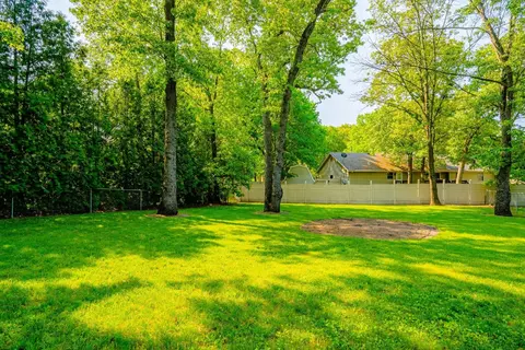 9965 Rustic Dr, De Motte, IN 46310 photo 21