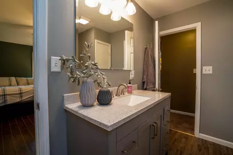 9965 Rustic Dr, De Motte, IN 46310 photo 12