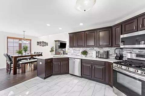 9853 Forest St, Dyer, IN 46311 photo 13