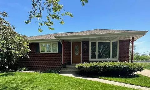7959 Beech Ave, Munster, IN 46321 photo 1