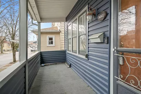 2028 Davidson Pl, Whiting, IN 46394 photo 3