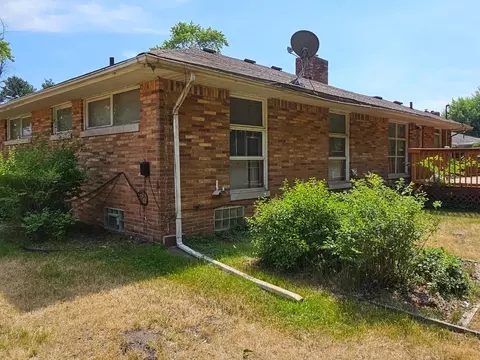 6746 Birch Pl, Gary, IN 46403 photo 4