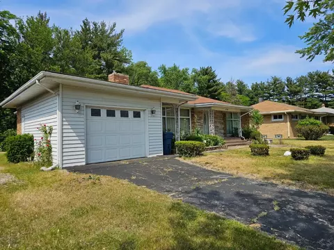 6746 Birch Pl, Gary, IN 46403 photo 2
