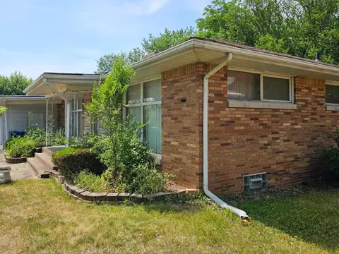 6746 Birch Pl, Gary, IN 46403 photo 3
