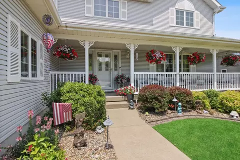 2720 Mockingbird Dr, Crown Point, IN 46307 photo 2