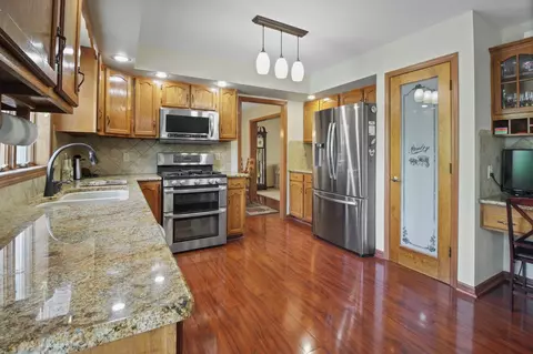 2720 Mockingbird Dr, Crown Point, IN 46307 photo 6