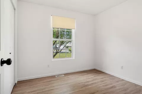 374 Marilyn Rd, Burns Harbor, IN 46304 photo 13