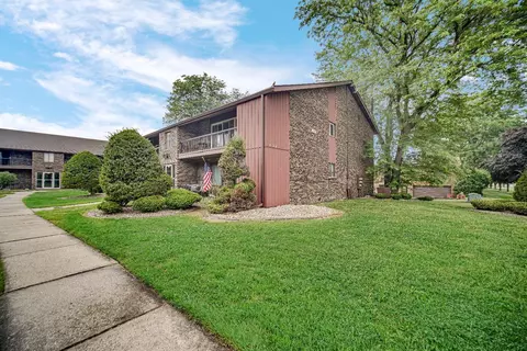 431 Fisher St #D, Munster, IN 46321 photo 2