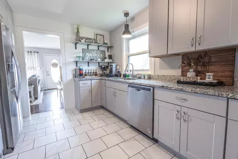 832 E Woodside Dr, Griffith, IN 46319 photo 19
