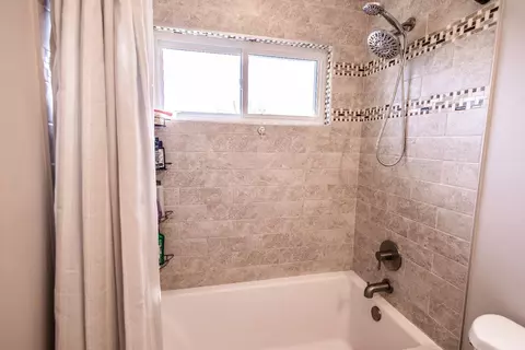 832 E Woodside Dr, Griffith, IN 46319 photo 11