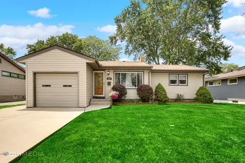 8122 Kooy Dr, Munster, IN 46321 photo 2