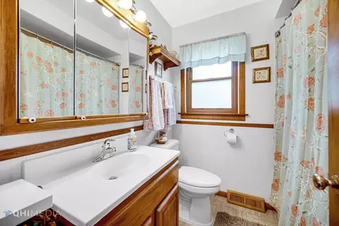 8122 Kooy Dr, Munster, IN 46321 photo 12