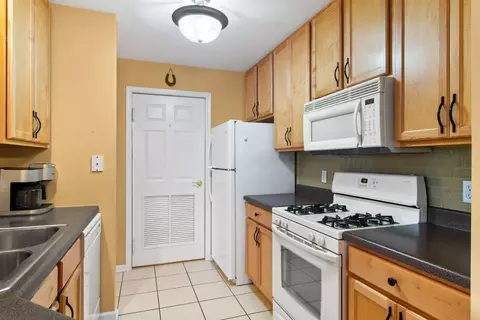 630 Cambridge Ct #2D, Munster, IN 46321 photo 5