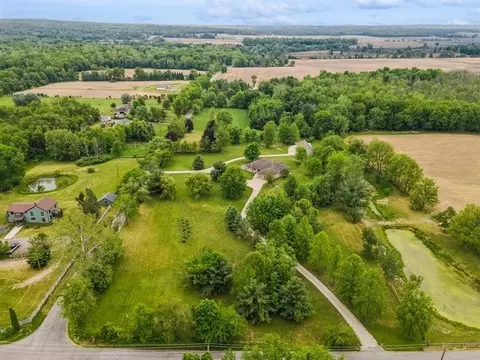 8902 N Wilhelm Rd, La Porte, IN 46350 photo 3