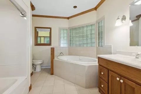 8902 N Wilhelm Rd, La Porte, IN 46350 photo 13
