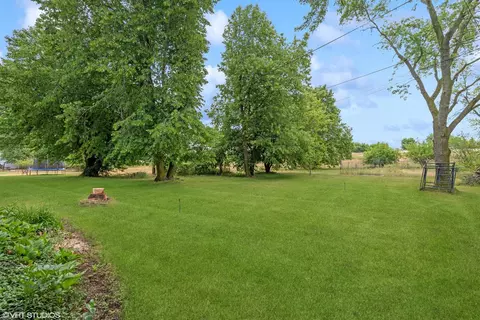4425 E 13th Pl, Gary, IN 46403 photo 3