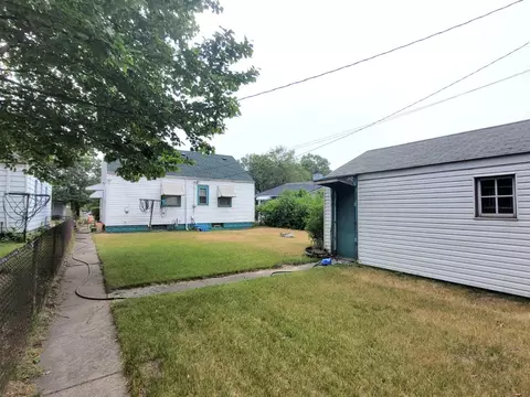 611 Burr St, Gary, IN 46406 photo 4
