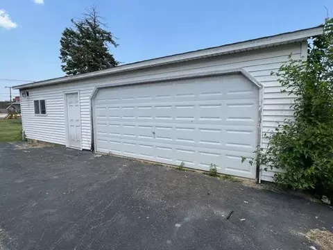 104 E Broadway St, Brook, IN 47922 photo 4