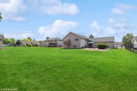 9441 E Oakridge Dr, Saint John, IN 46373 photo 24