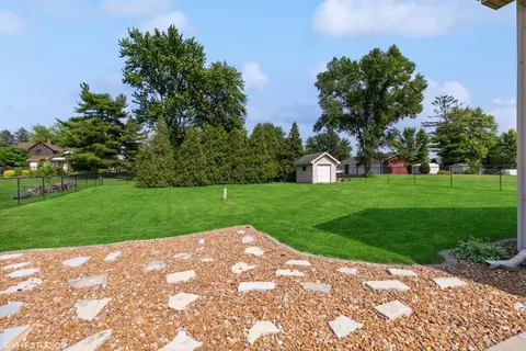 9441 E Oakridge Dr, Saint John, IN 46373 photo 23