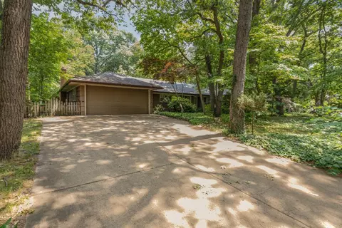 8613 Beech Ave, Munster, IN 46321 photo 1
