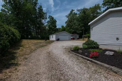 4391 Oakland Ct, Wheatfield, IN 46392 photo 3