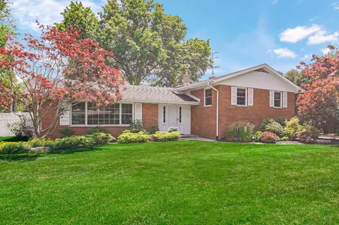 1826 Ada Ln, Munster, IN 46321 photo 1