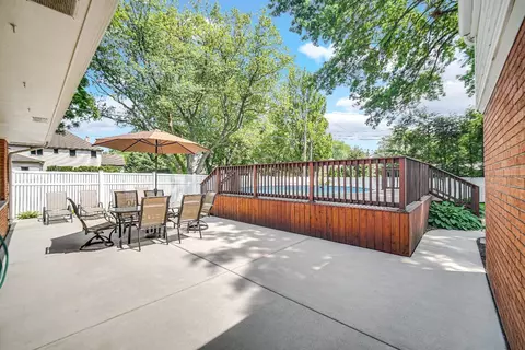 1826 Ada Ln, Munster, IN 46321 photo 17