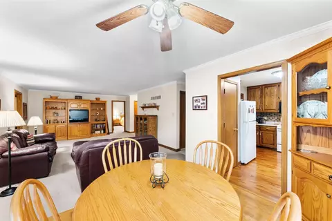 919 N Wheeler St, Griffith, IN 46319 photo 4