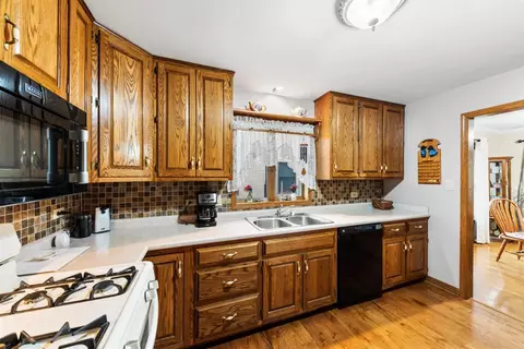 919 N Wheeler St, Griffith, IN 46319 photo 7